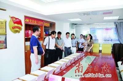 凤城人力资源有限公司成立“两新”组织,图为该公司的党员活动室。