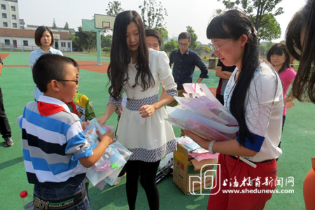 大学生村官守望志愿者服务队1.jpg