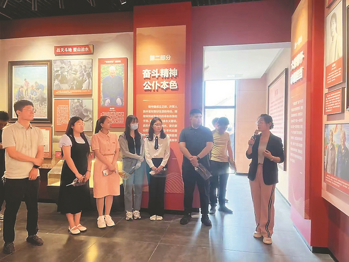 蒙阴县到村任职选调生开展党性教育活动。 （蒙阴县委组织部供图）.jpg