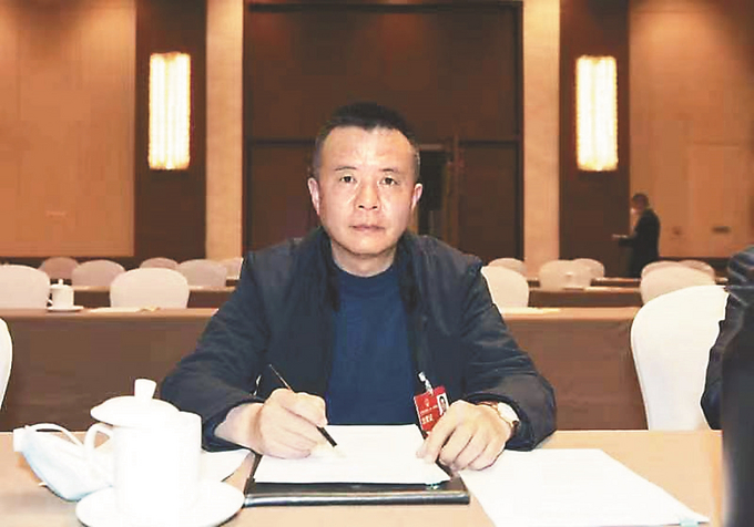 上海市闵行区浦锦街道芦胜村党总支书记张义民代表.jpg